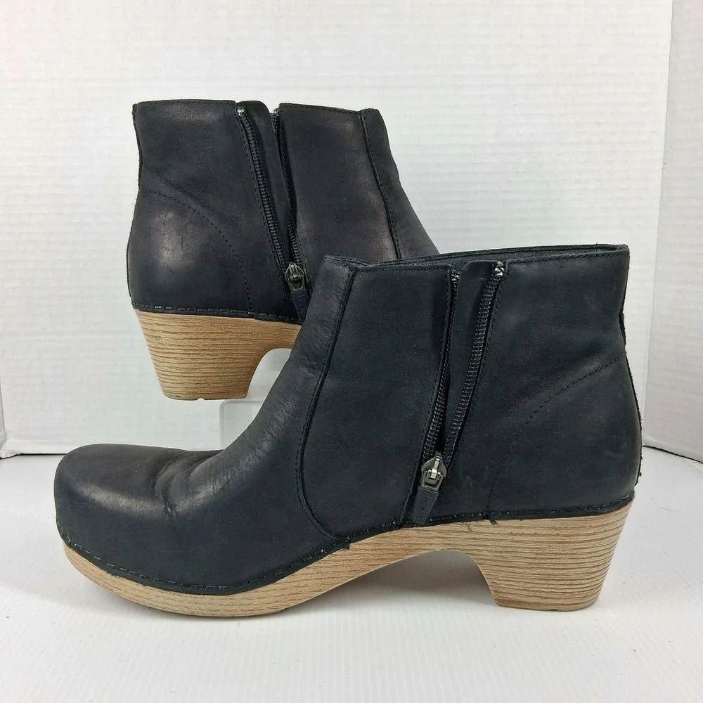 Dansko Black Leather Ankle Boots Wood Grain Block Heel Side Zip 9302021400 Sz 42